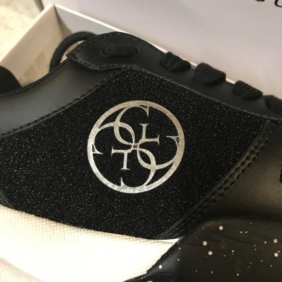 New GUESS Sparkly Outsole Running Shoes Sneakers Women's Size 7.5 Black White - Picture 5 of 9
